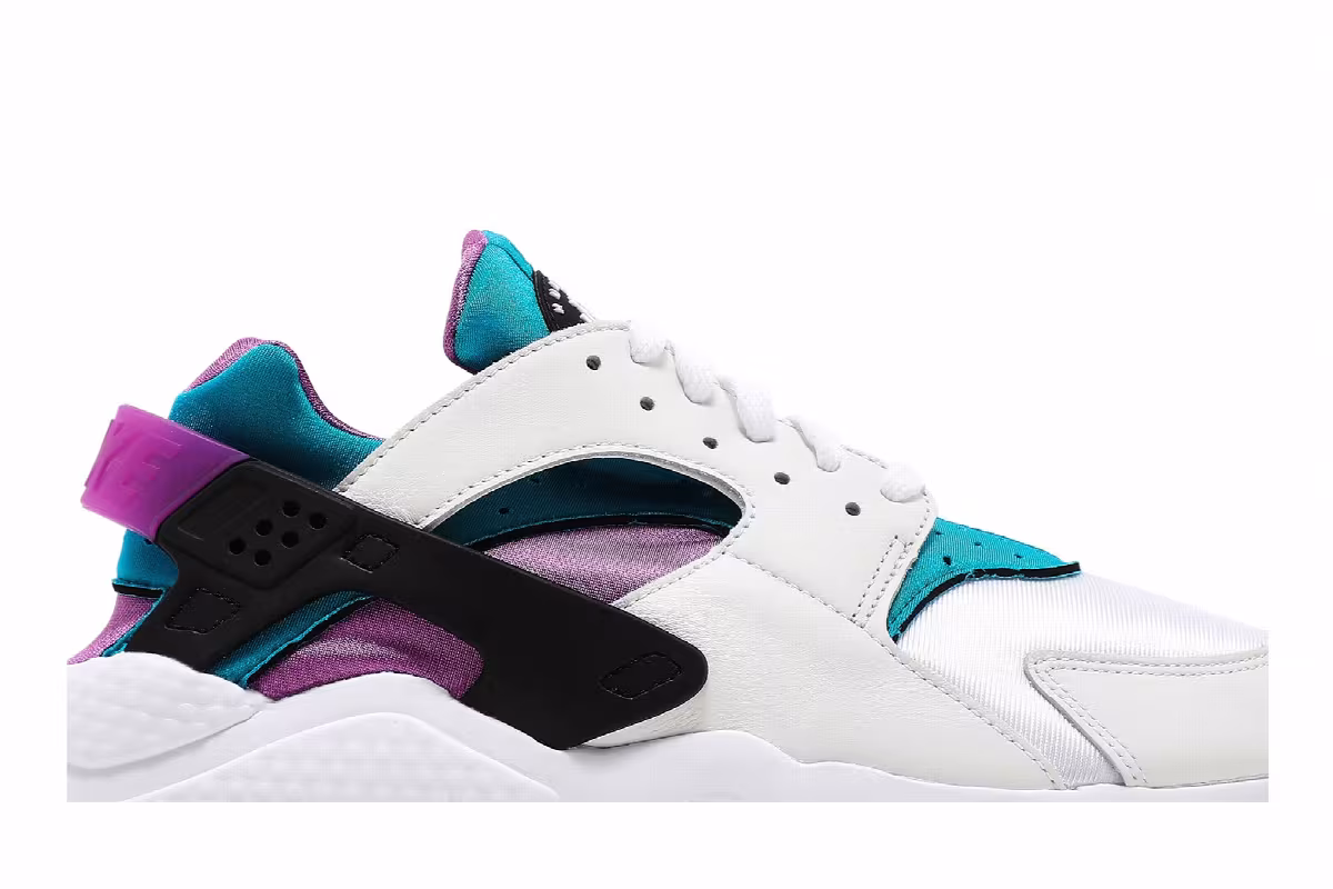 Nike Air Huarache Deep Magenta, view 3