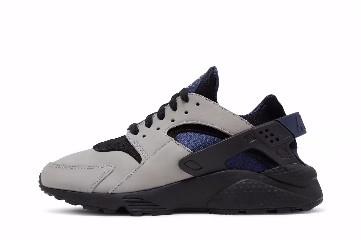 Nike Air Huarache LE Shadow, view 4