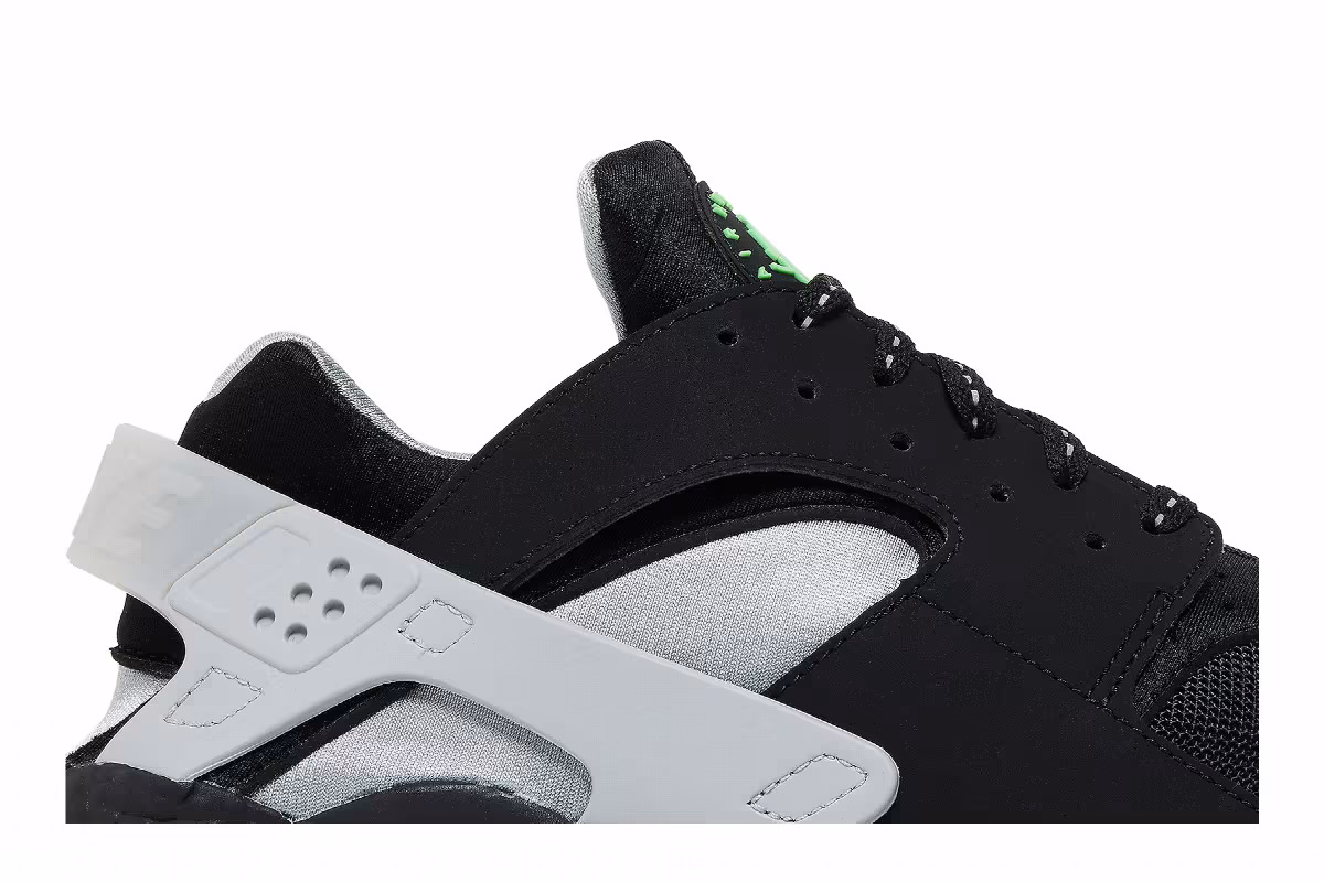 Nike Air Huarache F22 Black Neon, view 3