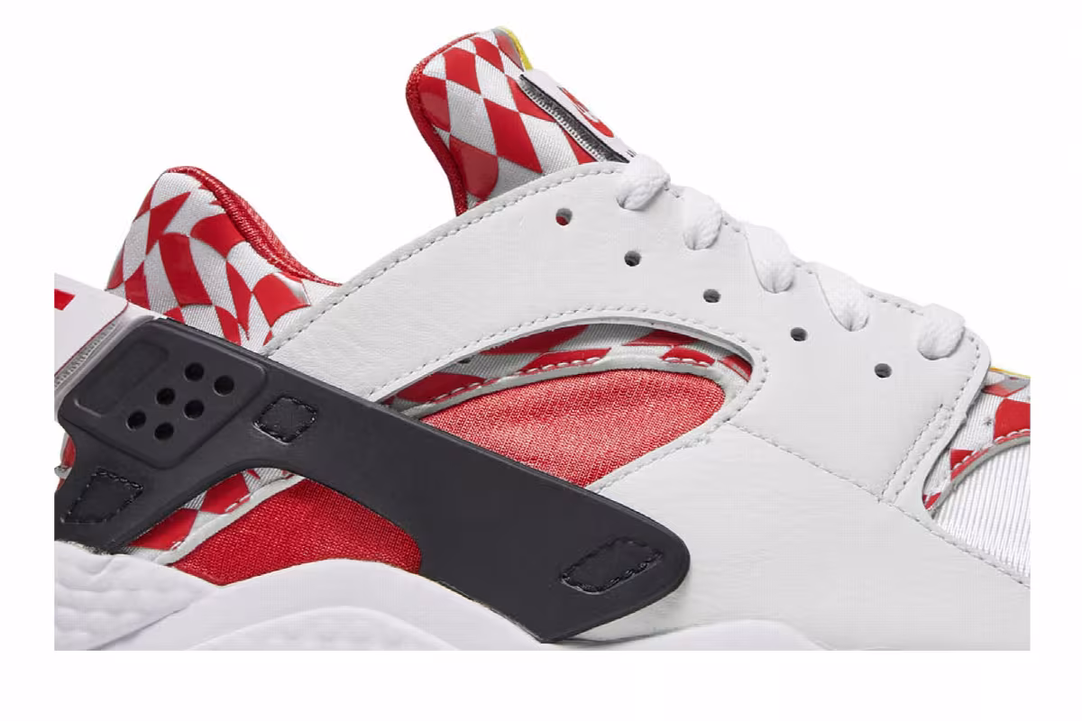 Liverpool FC x Nike Air Huarache Premium QS Checker, view 3