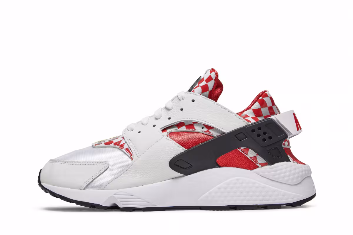Liverpool FC x Nike Air Huarache Premium QS Checker, view 4
