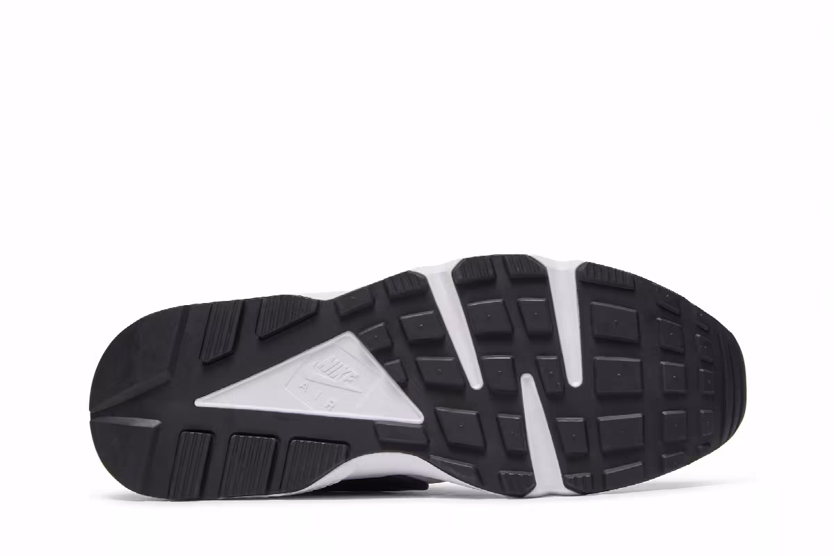 Liverpool FC x Nike Air Huarache Premium QS Checker, view 5