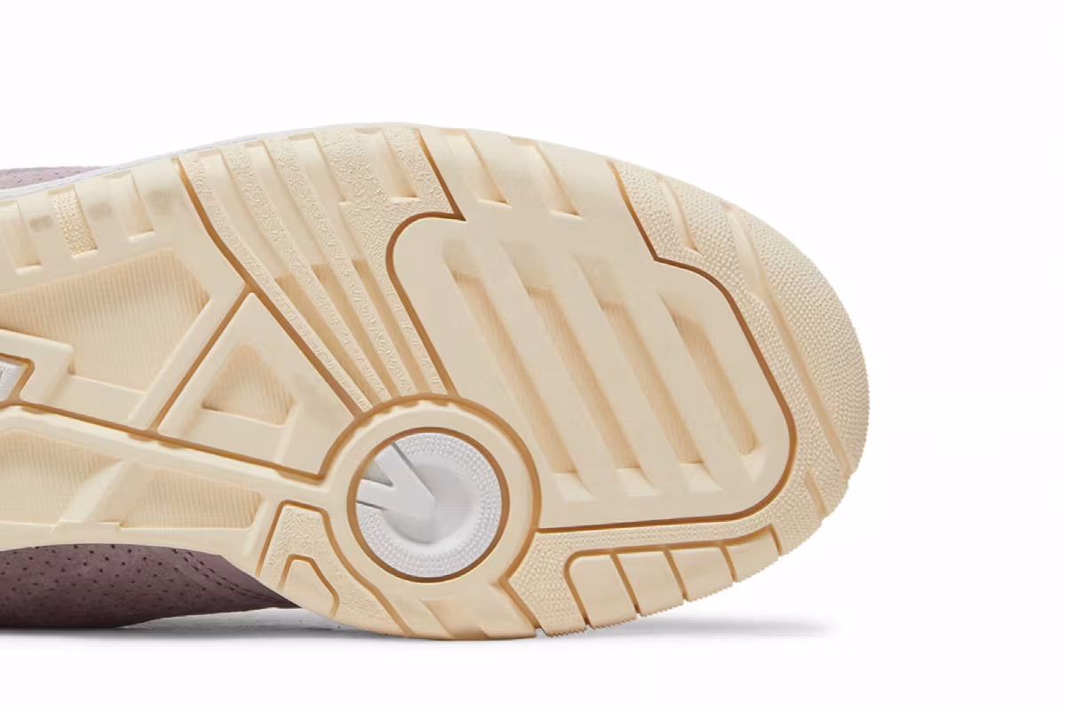 New Balance Women's 550 Lilac Chalk, view 6