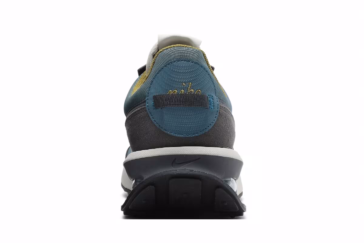 Nike Air Max Pre-Day LX Hasta, view 8