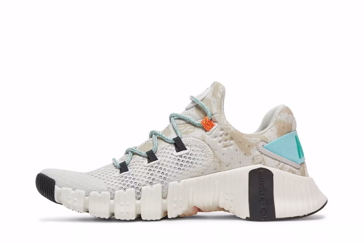 Nike Women's Free Metcon 4 Platinum Tint Copa, view 4