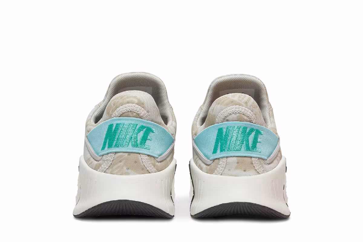 Nike Women's Free Metcon 4 Platinum Tint Copa, view 7
