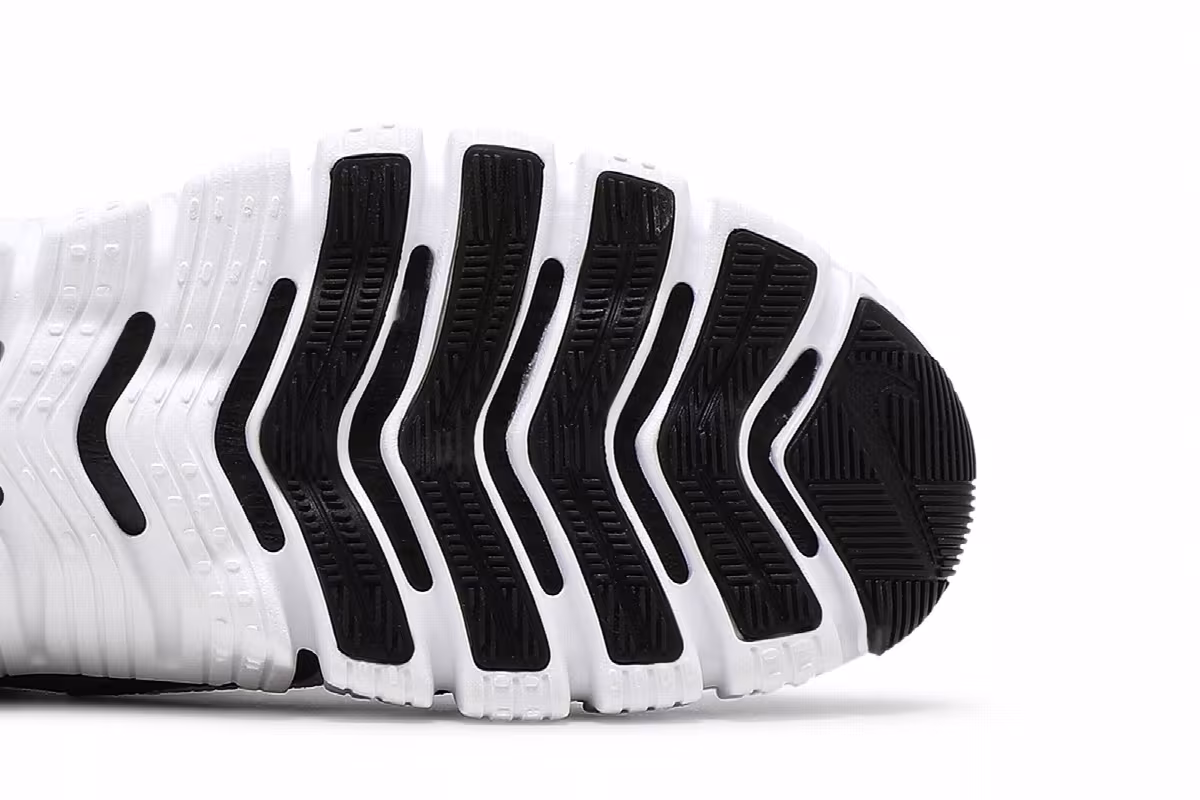 Nike Women's Free Metcon 4 White Black, view 6
