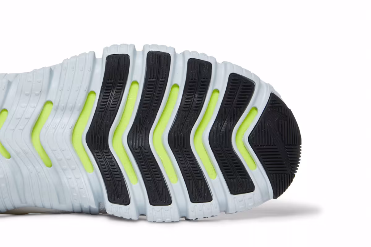 Nike Women's Free Metcon 4 White Wild Berry, view 6