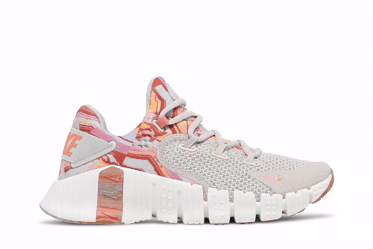 Nike Women's Free Metcon 4 Desert Sand Crimson Bliss, view 2