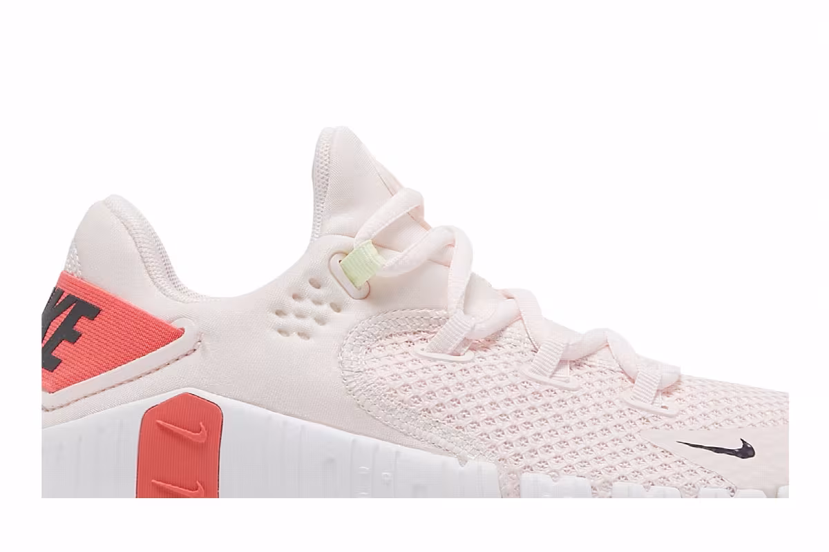 Nike Women's Free Metcon 4 Light Soft Pink Magic Ember, view 3