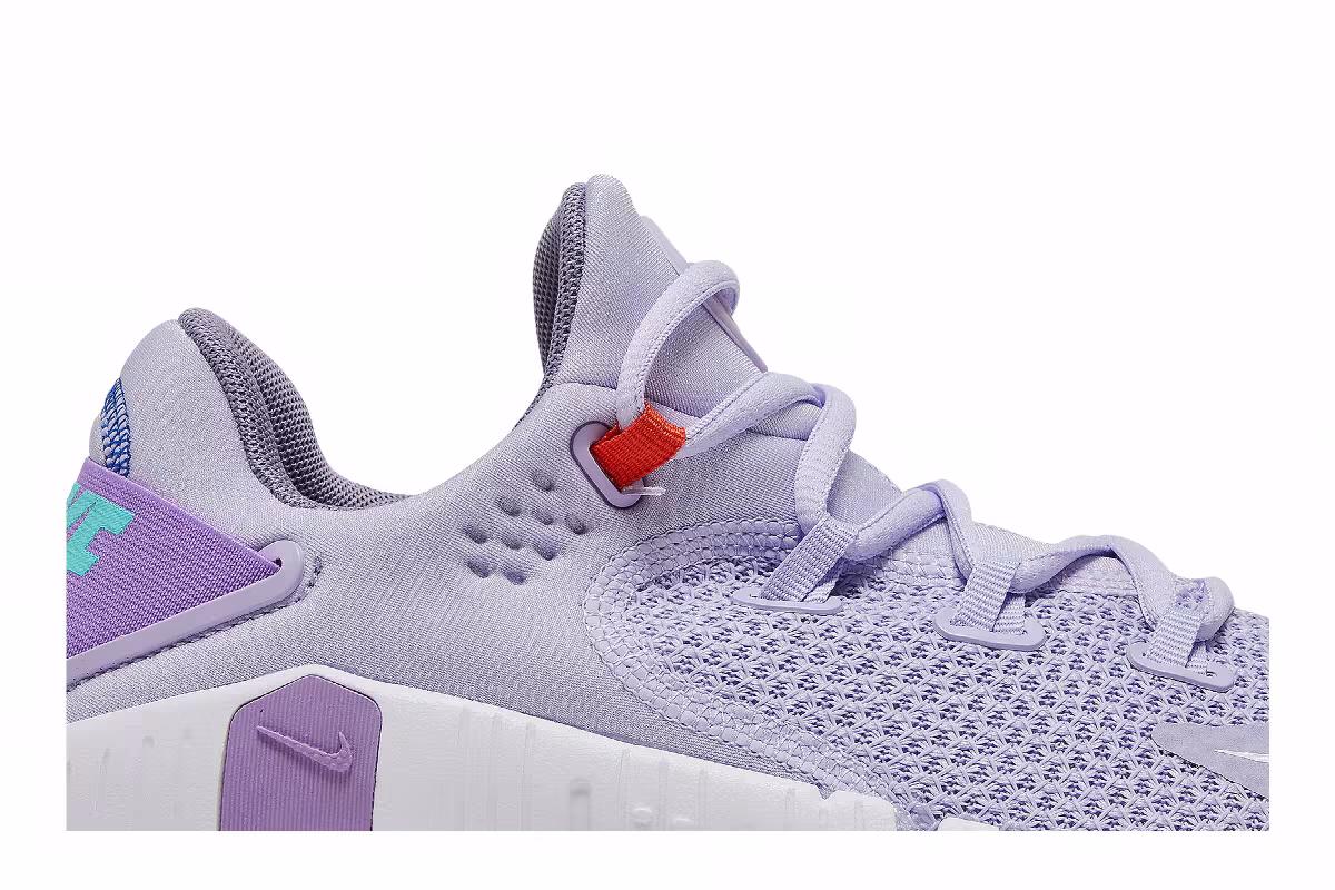 Nike Women's Free Metcon 4 Pure Violet, view 3