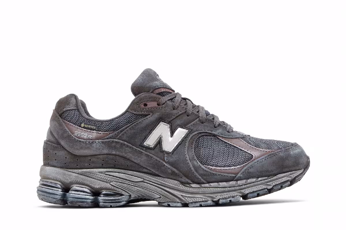 New Balance 2002R GORE-TEX Magnet Mood Indigo, view 2