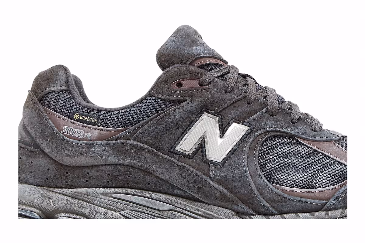 New Balance 2002R GORE-TEX Magnet Mood Indigo, view 3