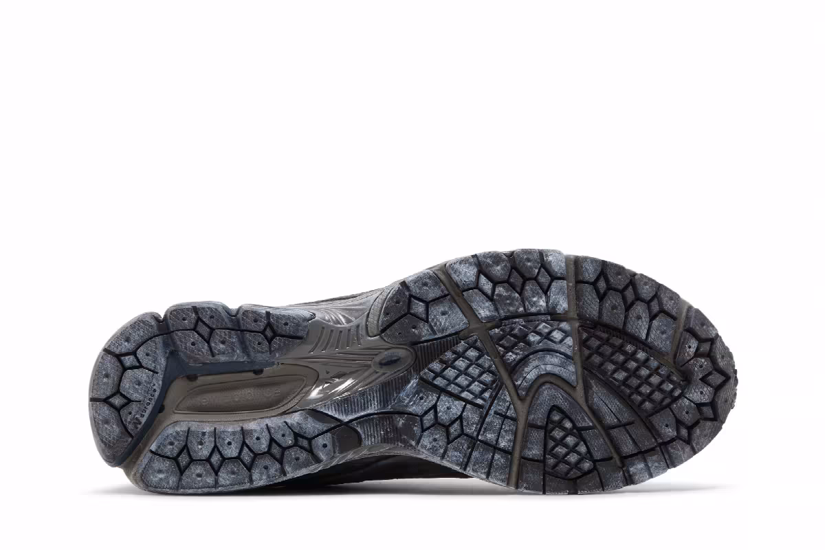 New Balance 2002R GORE-TEX Magnet Mood Indigo, view 5