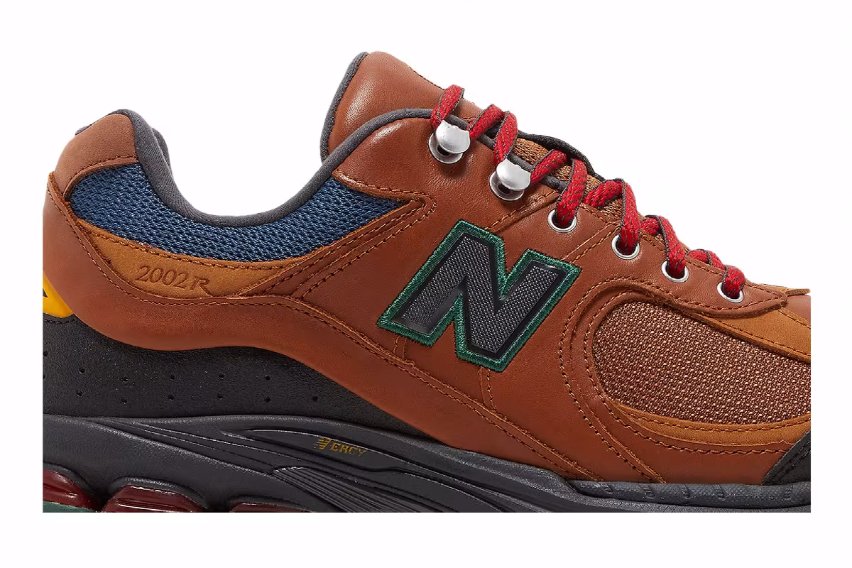 New Balance 2002R Hiking Pack - Brown, view 3