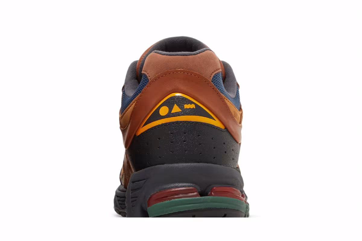 New Balance 2002R Hiking Pack - Brown, view 8