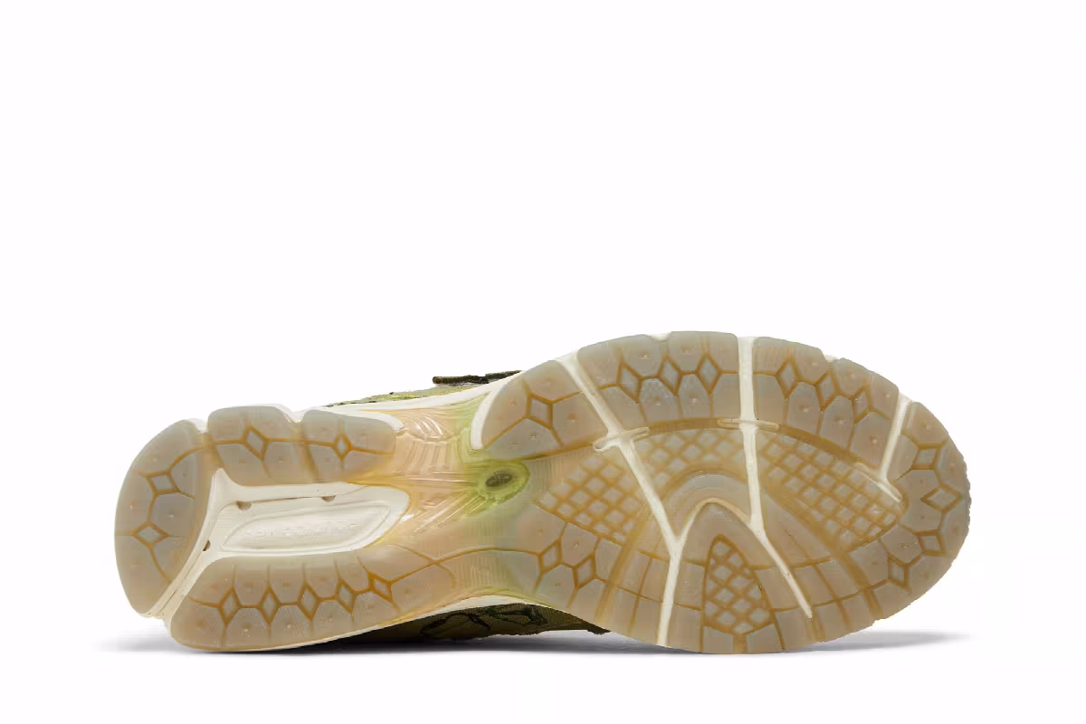 Bryant Giles x New Balance 2002R What Now?, view 5