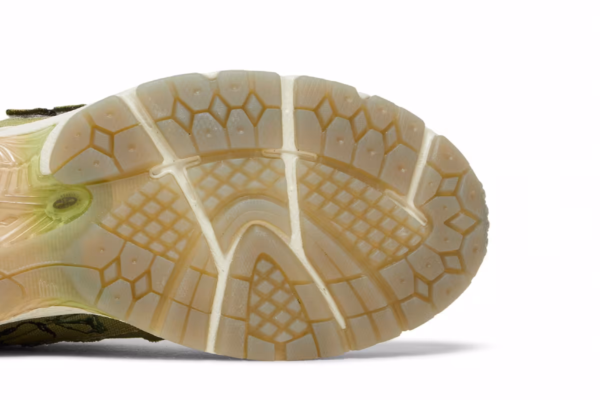 Bryant Giles x New Balance 2002R What Now?, view 6