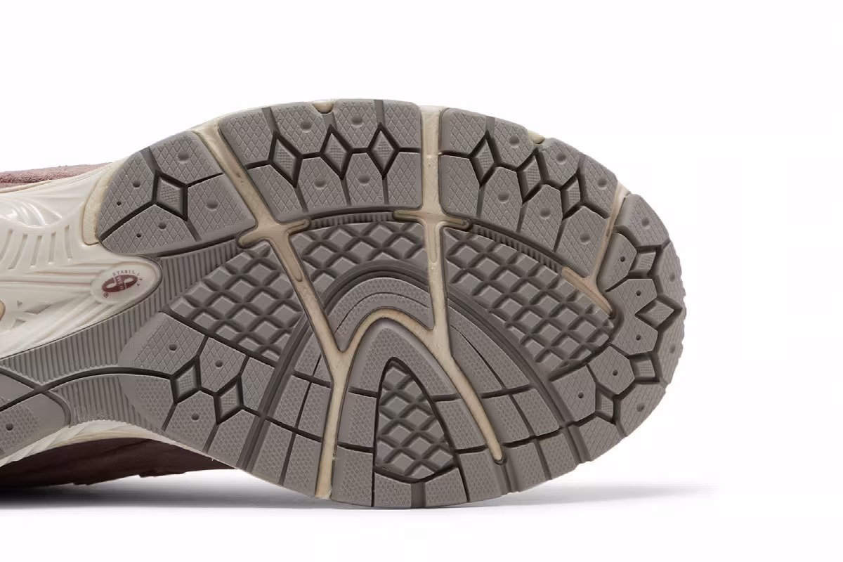 New Balance 2002R Suede Pack - Dusty Fig, view 6