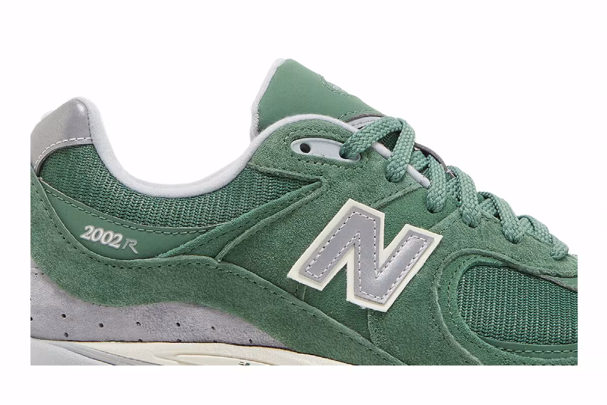 New Balance 2002R Jade Silver Metallic, view 3