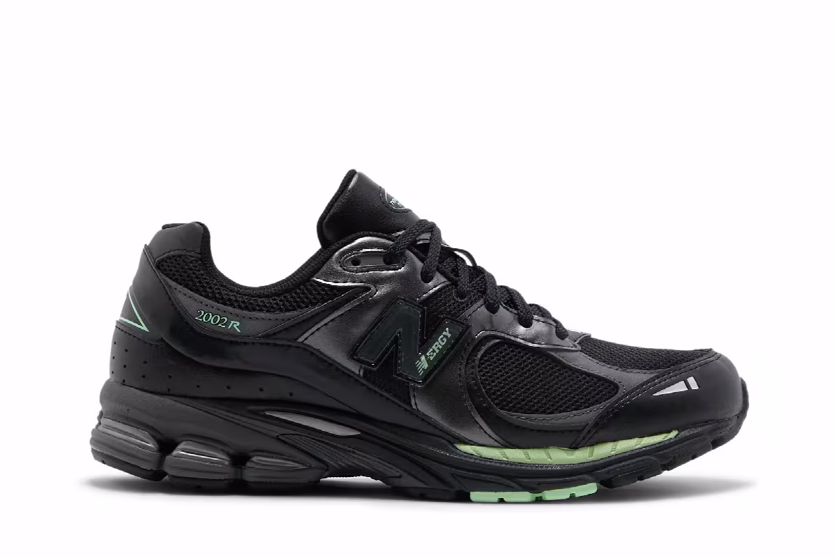 New Balance 2002R Black Powder Green, view 2