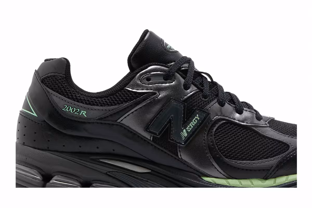 New Balance 2002R Black Powder Green, view 3