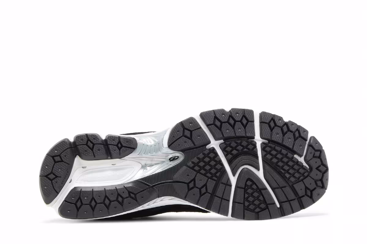 New Balance 2002R Black, view 5