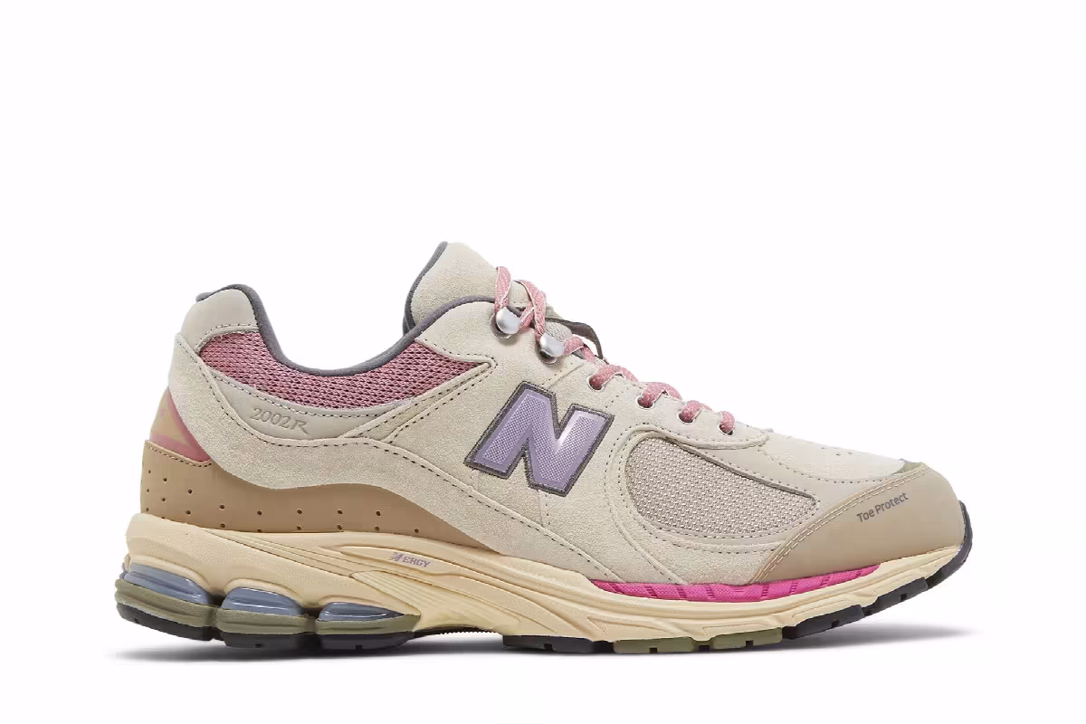 New Balance 2002R Hiking Pack - Beige, view 2