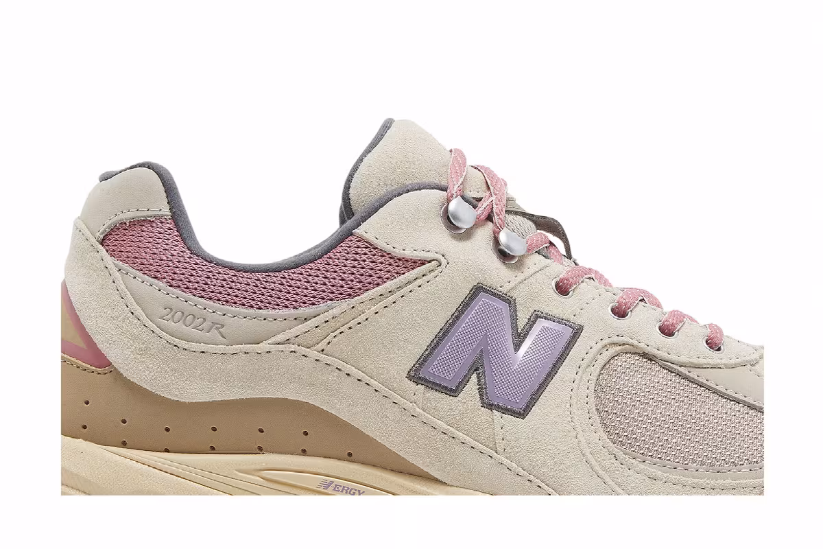 New Balance 2002R Hiking Pack - Beige, view 3