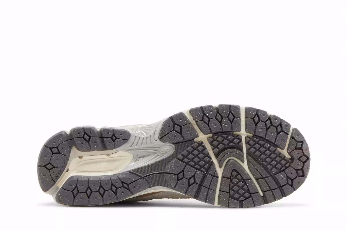 New Balance 2002R Rain Cloud Angora, view 5