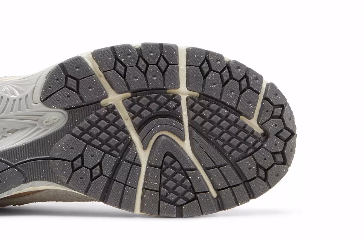 New Balance 2002R Rain Cloud Angora, view 6