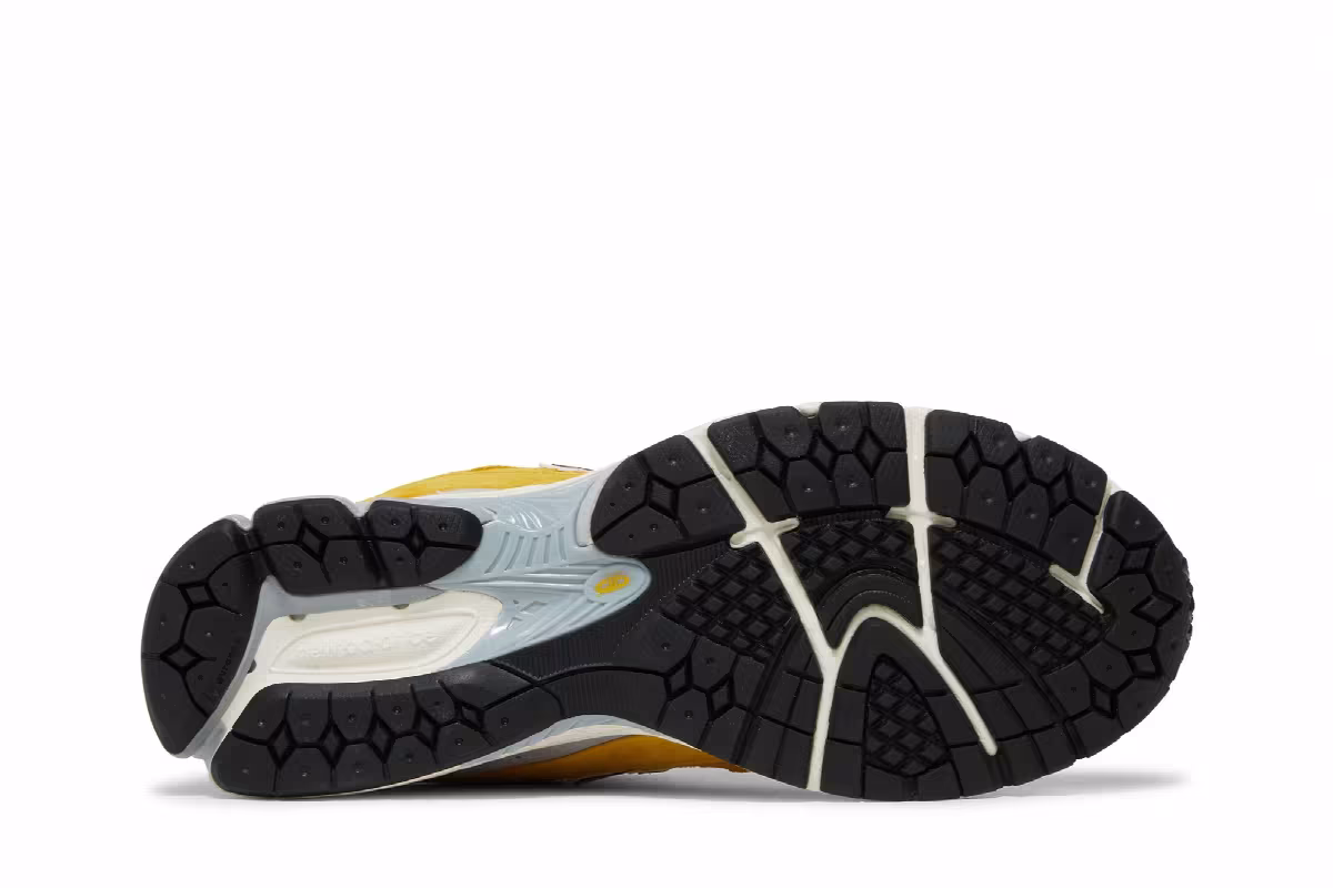 New Balance 2002R Egg yolk, view 5