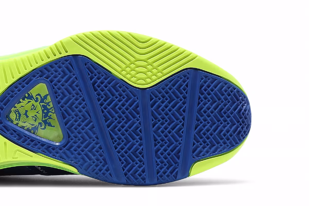 Nike LeBron 8 V/2 Low Sprite 2021, view 6