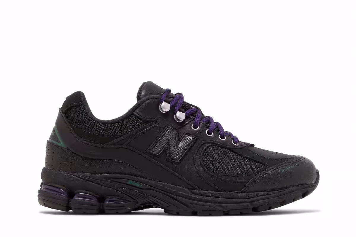 New Balance 2002R Hiking Pack - Black, view 2