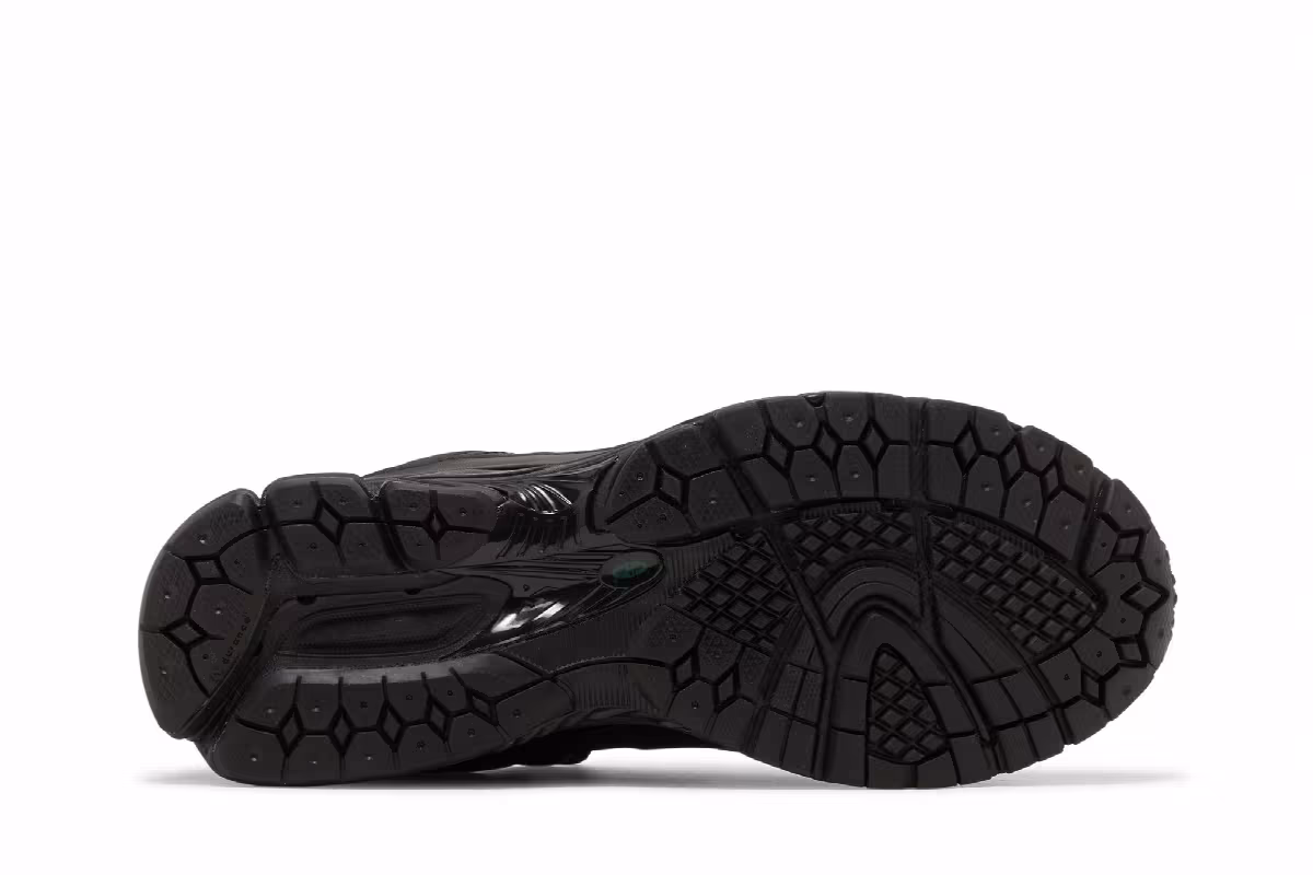New Balance 2002R Hiking Pack - Black, view 5