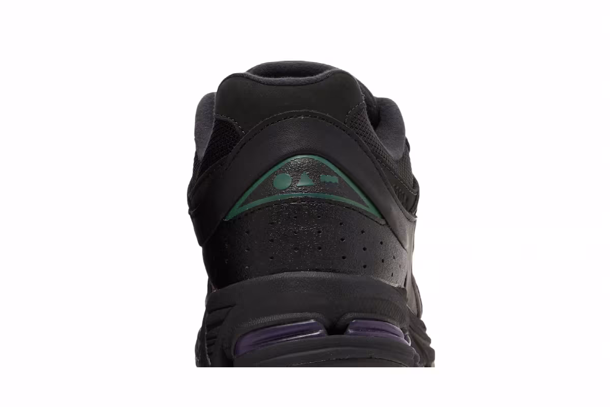 New Balance 2002R Hiking Pack - Black, view 8