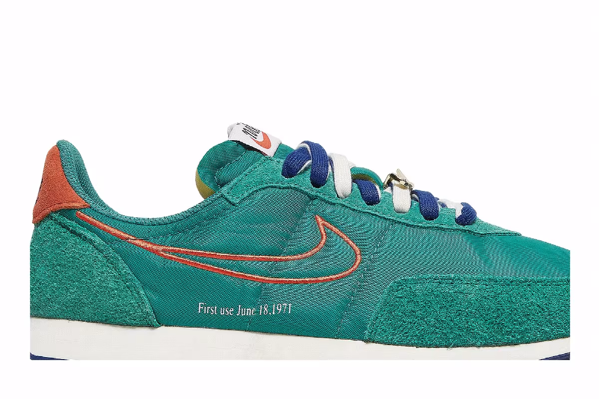 Nike Waffle Trainer 2 First Use - Green Noise, view 3