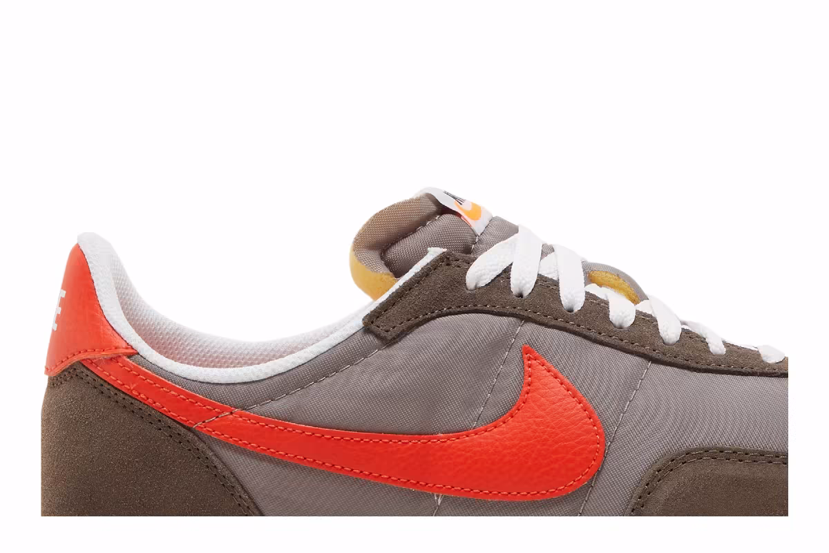 Nike Waffle Trainer 2 Moon Fossil Team Orange, view 3