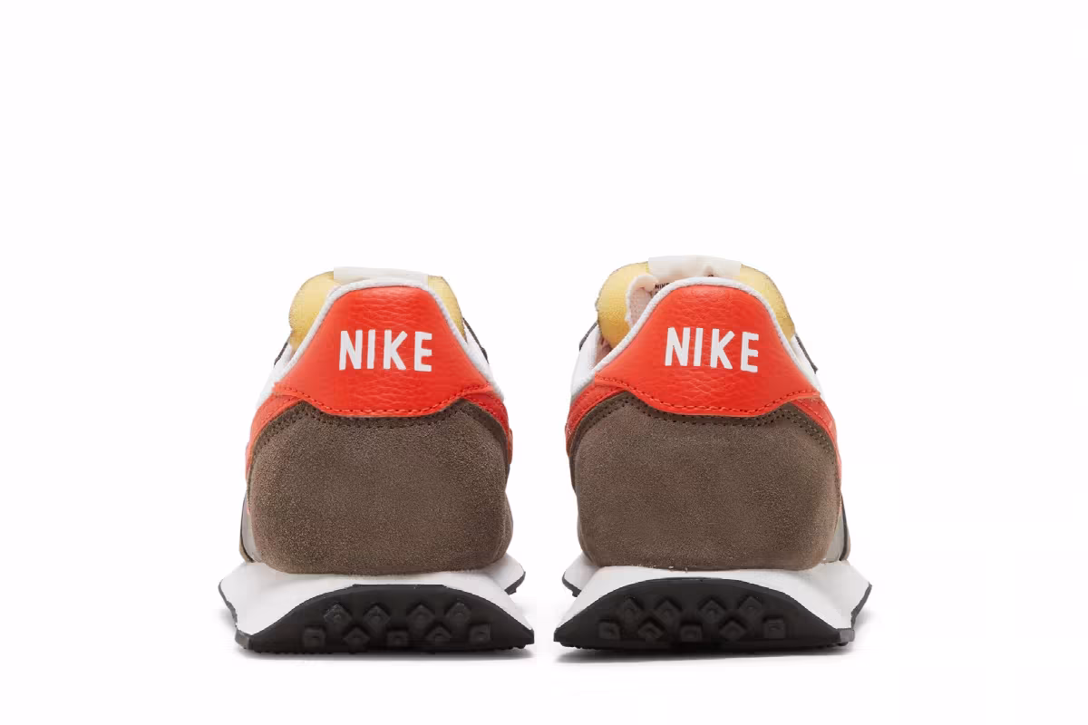 Nike Waffle Trainer 2 Moon Fossil Team Orange, view 7
