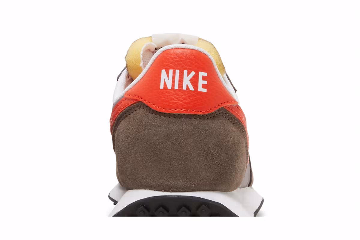 Nike Waffle Trainer 2 Moon Fossil Team Orange, view 8