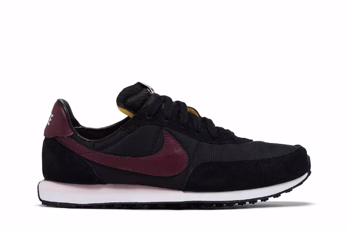 Nike Waffle Trainer 2 GS Black Dark Beetroot, view 2