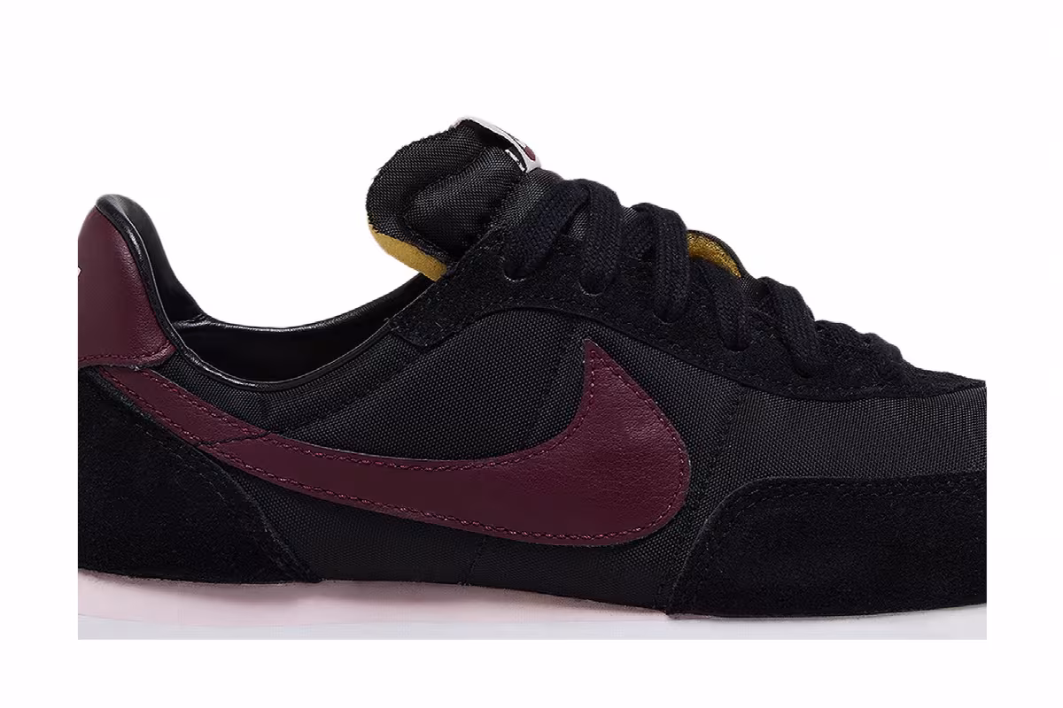 Nike Waffle Trainer 2 GS Black Dark Beetroot, view 3