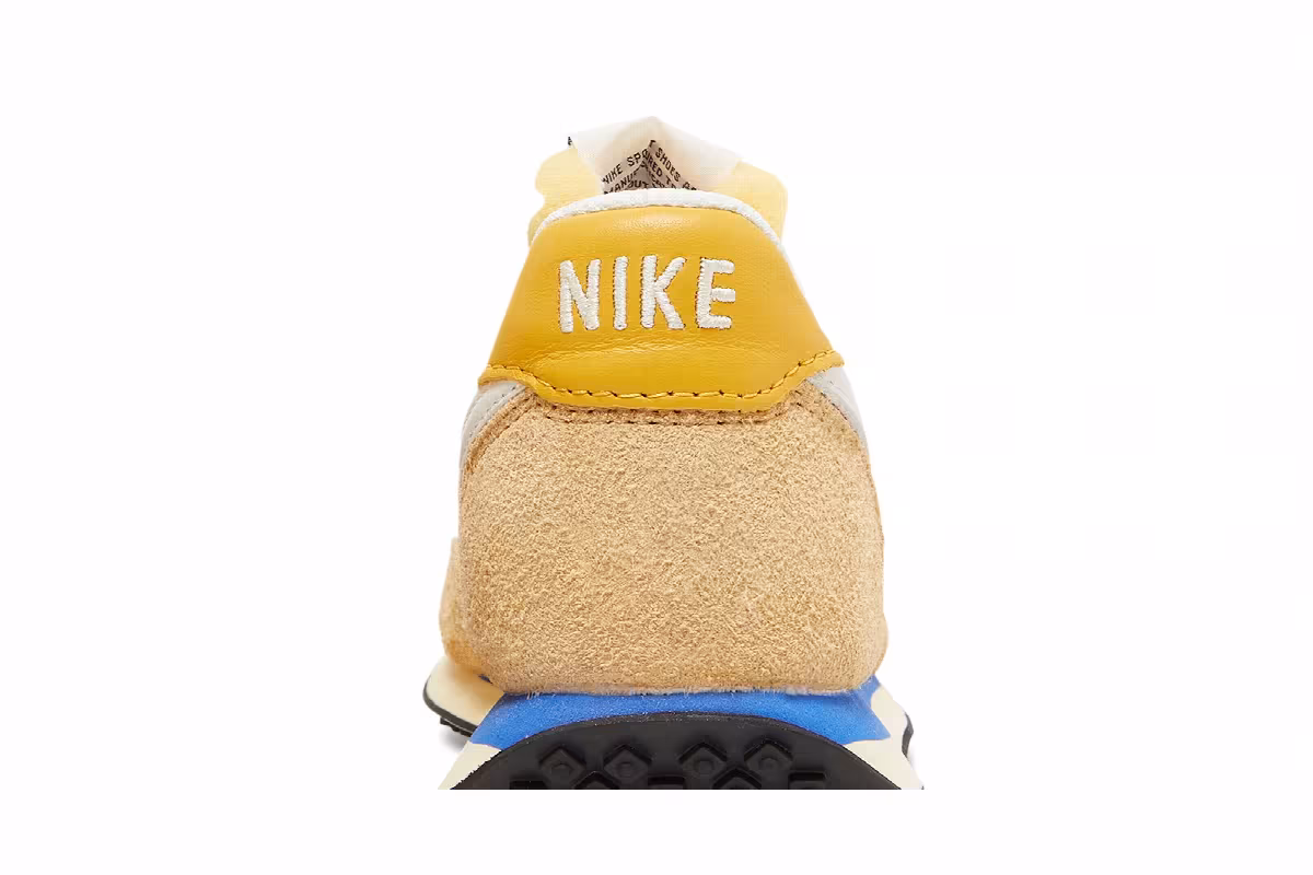 Nike Women's Waffle Trainer 2 Warm Core, view 8