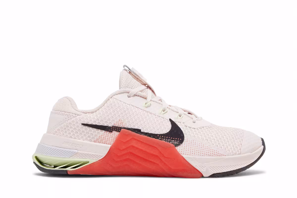 Nike Women's Metcon 7 Light Soft Pink Magic Ember, view 2
