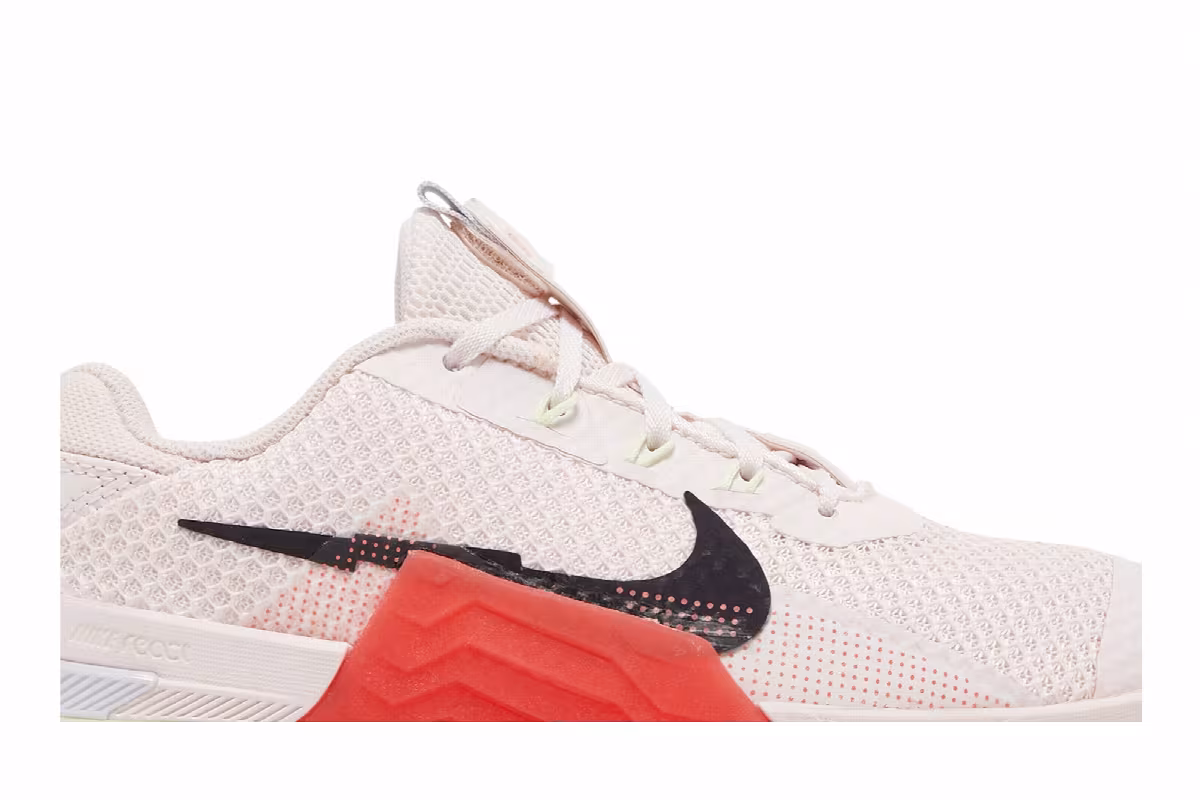 Nike Women's Metcon 7 Light Soft Pink Magic Ember, view 3
