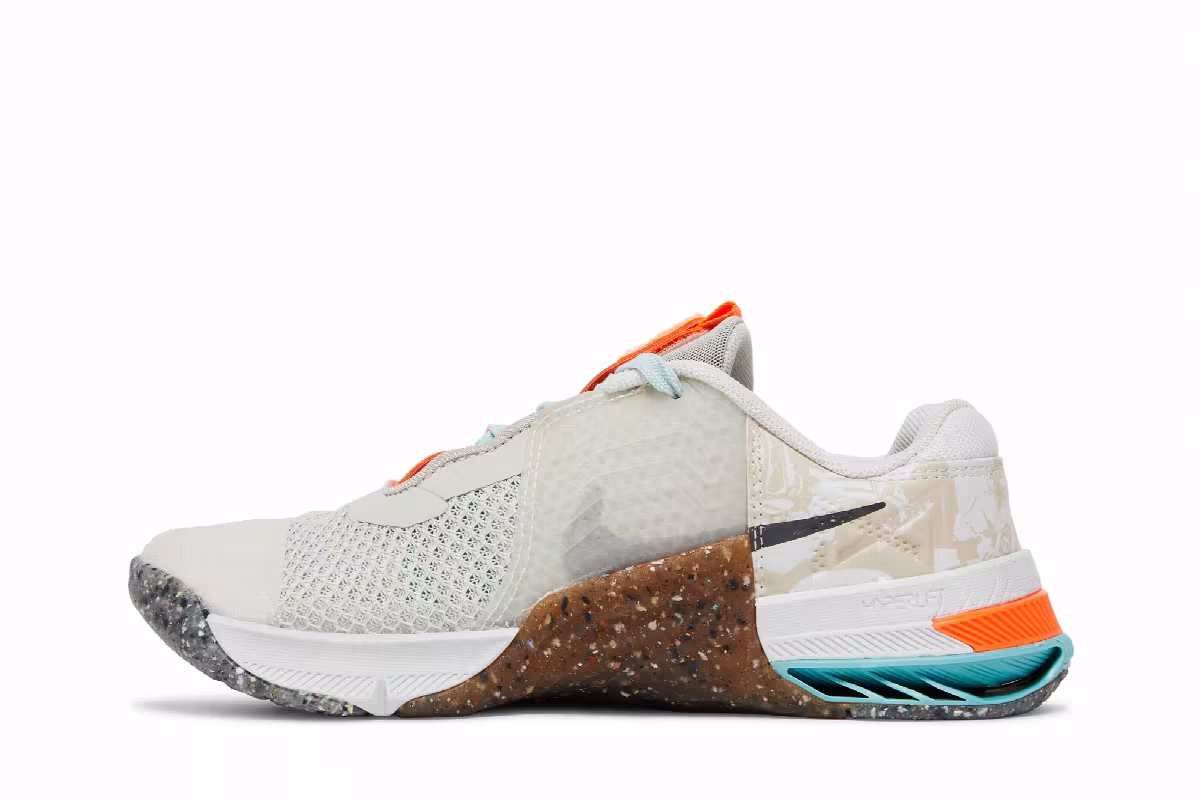 Nike Women's Metcon 7 Light Bone Platinum Tint, view 4