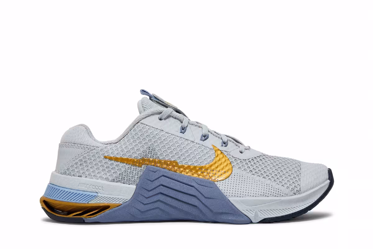 Nike Women's Metcon 7 Pure Platinum Metallic Gold Coin, view 2