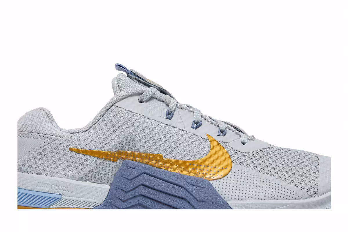 Nike Women's Metcon 7 Pure Platinum Metallic Gold Coin, view 3