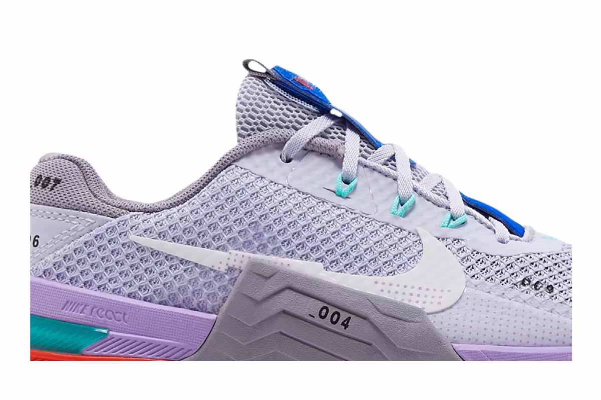 Nike Women's Metcon 7 Pure Violet, view 3