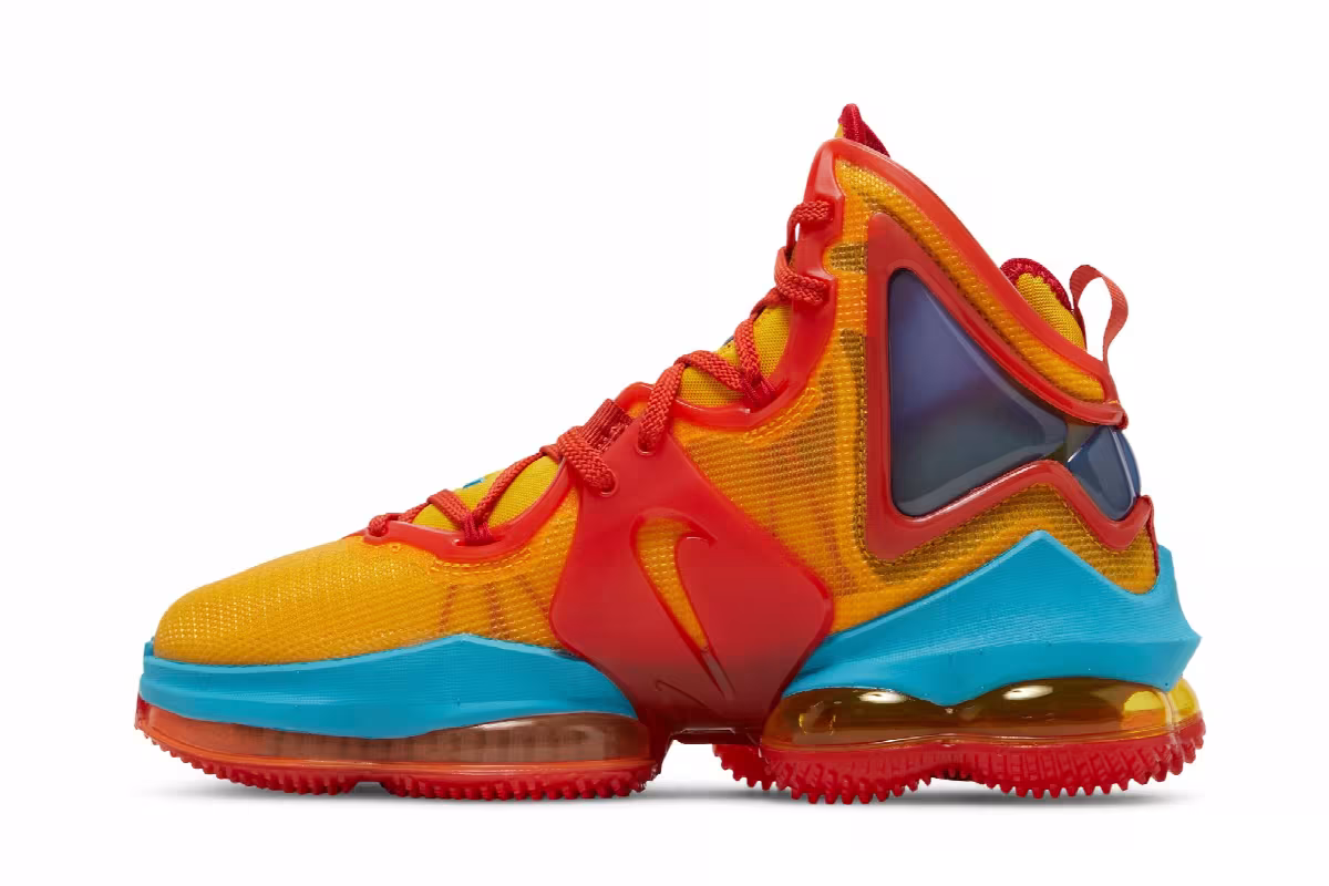 Space Jam x Nike LeBron 19 Tune Squad, view 4